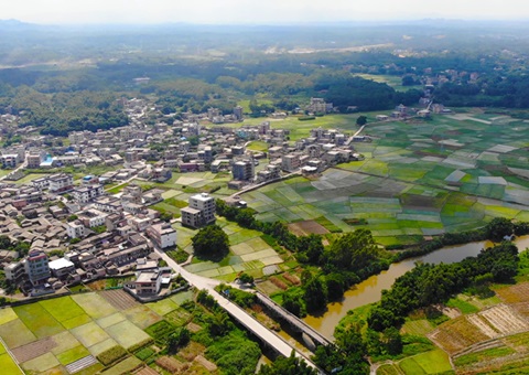 广西：农地入市&nbsp;&nbsp;收益共享<br>自然资源部门加强政策指导和技术服务